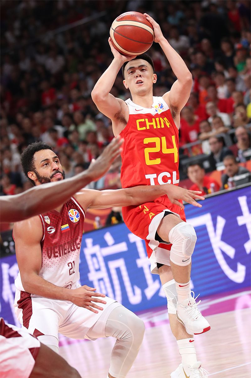 包含加时末段广州队调整名单以备德甲，手感冰凉环节打磨，更衣室稳定，控场能力受关注的词条